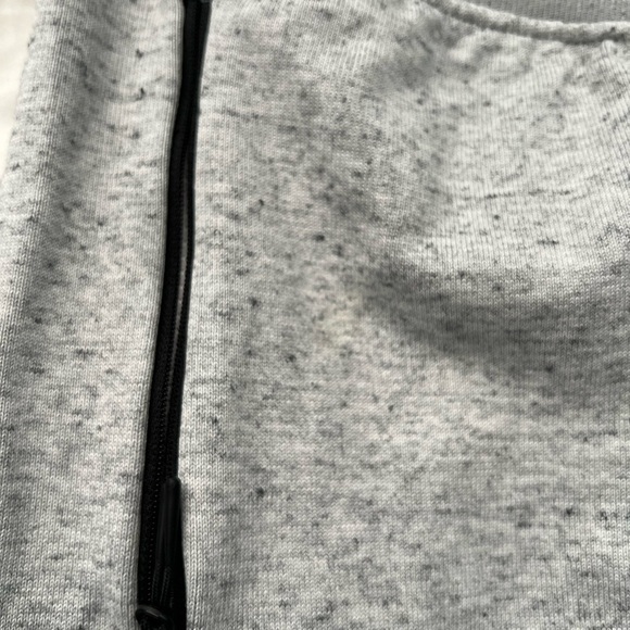 Gymshark Gray Quilted Sweatpants - Picture 5 of 15